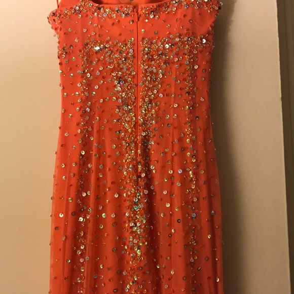 Prom dress! Gold sequins sewn all over! - Picture 6 of 8